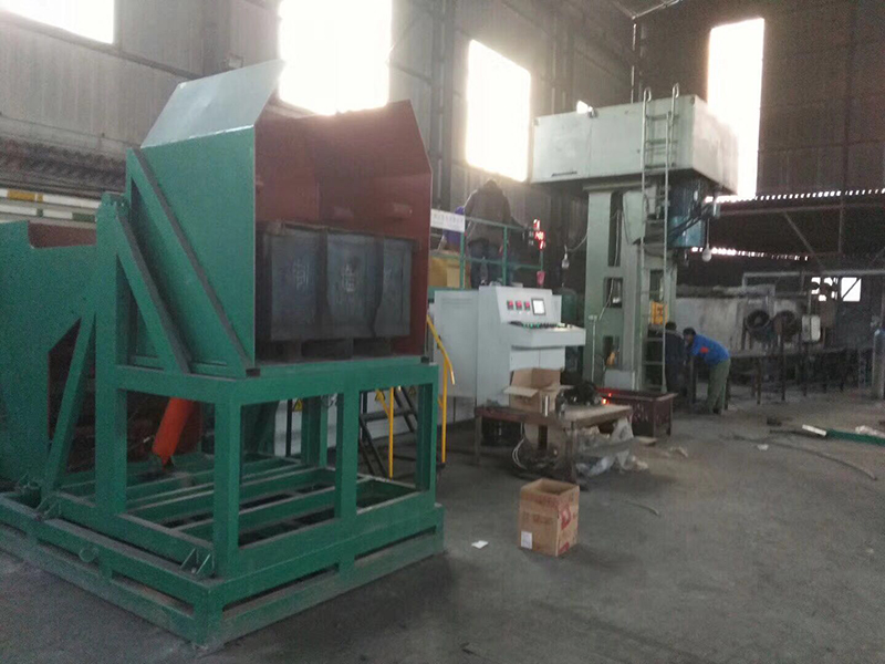 海山电炉的800KW/1.0KHZ全自动中感应加热炉